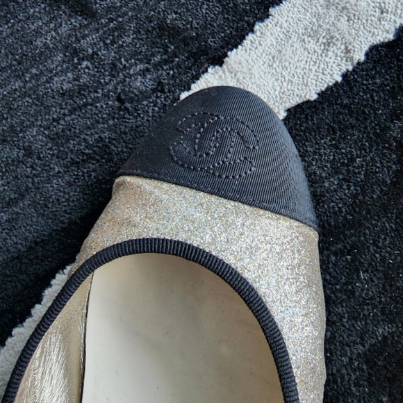 CHANEL Womens Chanel Authentic Glitter Gold CC Shoes Size 37 C - Picture 10 of 11